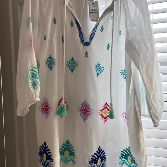 Tommy Bahama embroidered white tunic cover-up with pockets - Picture 3 of 7